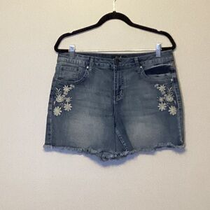 Earl Jean Blue Denim Jeans with Embroidered pockets. Size 12